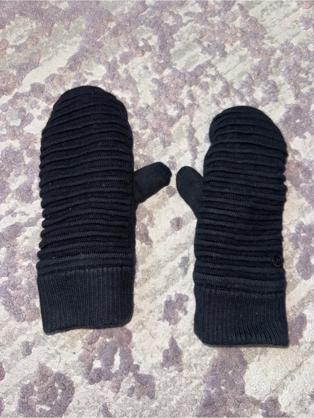 Lululemon Sweet and Sherpa Mittens